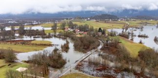 Poplavljene prometnice na području grada Gospića, donosimo fotografije s terena