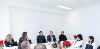 Biskup Medo u povodu božićnih blagdana posjetio Veleučilište “Nikola Tesla” u Gospiću