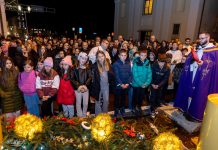 U Gospiću upaljena druga adventska svijeća