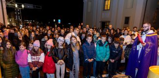 U Gospiću upaljena druga adventska svijeća