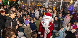 Blagdanska čarolija na Trgu Stjepana Radića: otvoren advent u Gospiću