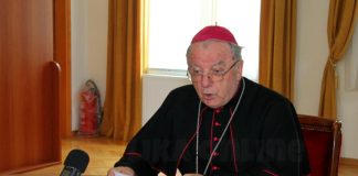 Peta godišnjica smrti biskupa Mile Bogovića: misa u gospićkoj katedrali i blagoslov kipa u parku Ordinarijata