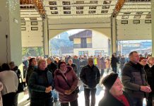 U Brinju tradicionalno ispraćena stara godina