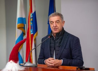 Grad Gospić dodjeljuje božićnice za umirovljenike, nezaposlene i roditelje djece s teškoćama u razvoju