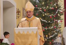 Biskup Medo na božićnoj polnoćki: „Svjetlo Božića ulazi u našu tamu“