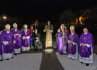 Peta obljetnica smrti biskupa Mile Bogovića obilježena svetom misom i otkrivanjem biste