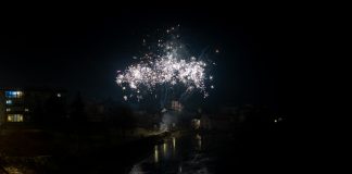 Doček nove godine uz molitvu i vatromet u Gospiću