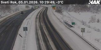 Kamion se prevrnuo i zapalio na A1 kod Svetog Roka, vozač ozlijeđen