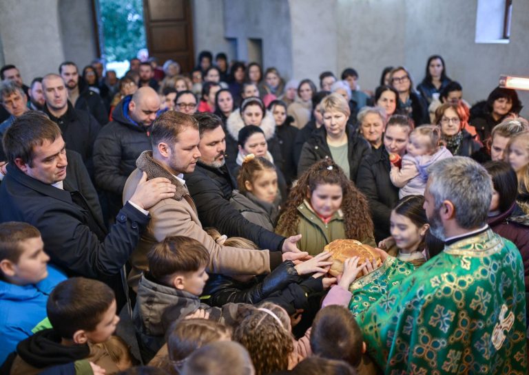 Gradonačelnik Banje Luke u posjetu Lici i Dalmaciji: Najavio financijsku pomoć i poručio da “nisu zaboravljeni”