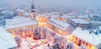 GOSPIĆ Roditeljima novorođene djece 500 eura, za djecu s teškoćama 650 eura