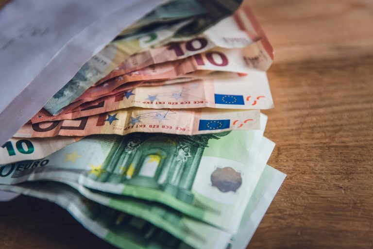 Stižu velika pravila o plaćama: Poslodavci će morati otkriti raspon primanja