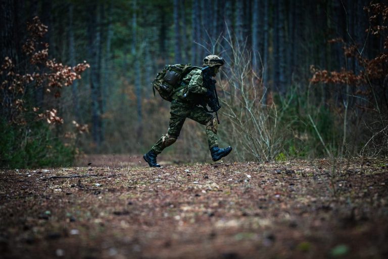 Zimski dril budućih časnika: Od blata Gakova i kišne Udbine do skijanja na Plataku