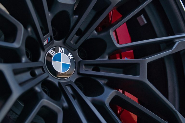 BMW sprema električni model s najvećom baterijom do sada, mogao bi dosegnuti i 1000 kilometara dometa