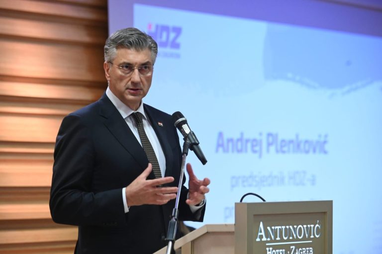 Plenković zaprijetio ostavkom Kundida ako hrvatski vojnici ne odu u Pariz