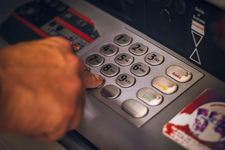 Provjerite poštanske sandučiće! Tisućama Hrvata stiglo pismo iz banke, traži se hitan potez!