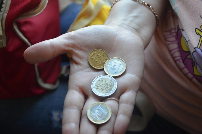 Tek 2.082 umirovljenika odlučilo raditi puno radno vrijeme uz pola mirovine