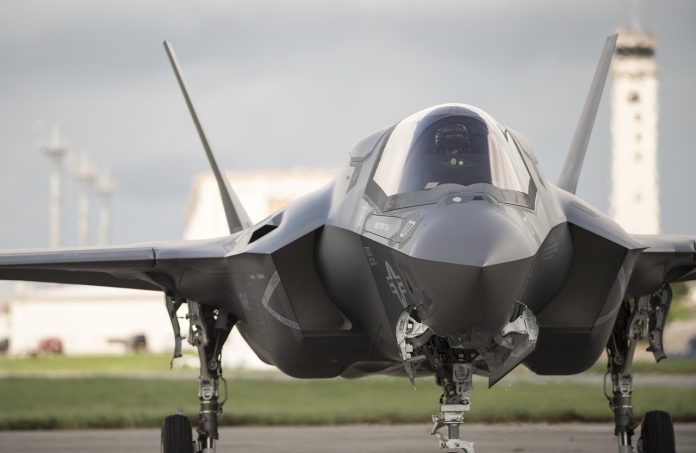 military_material-f-35b-vojni-zrakoplov-pixabay