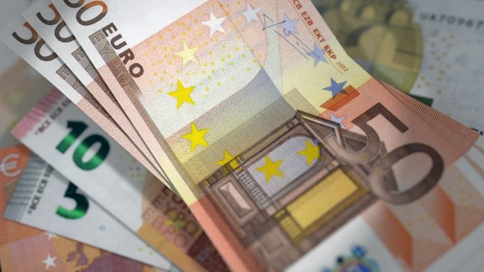 novac-euro-pixabay (3)