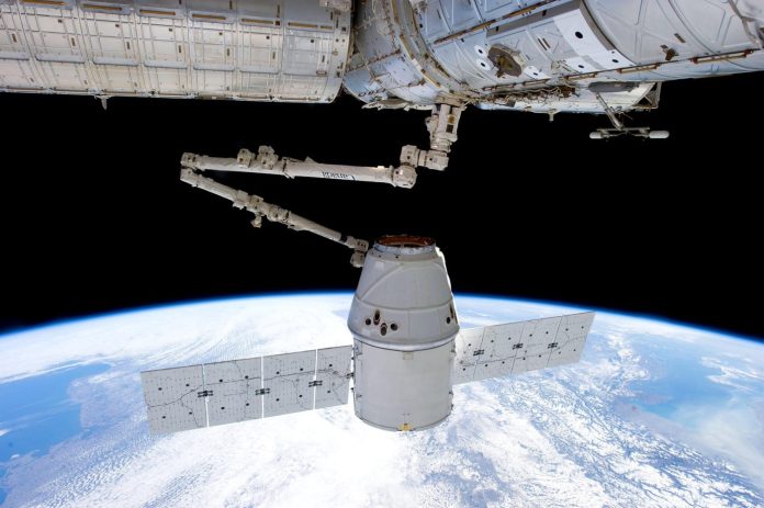 spacex-imagery-satellite-svemir-pixabay