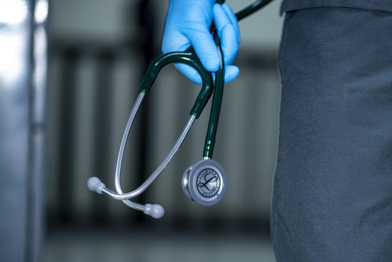 Hrvatska ima sve više liječnika i privatnih klinika, ali broj medicinskih sestara pada