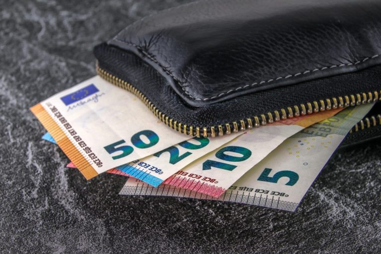 Provjerite račune: Tisućama građana u Hrvatskoj uskoro stižu važne uplate
