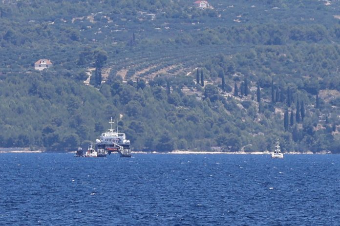 Policija: Između Šolte i Brača sudarili su se katamaran i jedrilica, ima ozlijeđenih