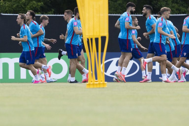 Vatreni odradili posljednji trening pred Englesku, spominje se mogući sastav za otvaranje Svjetskog prvenstva