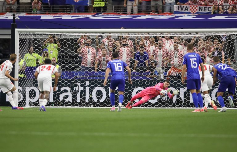 Englezi u nevjerici zbog Livakovića: “Treba ga poslati na doping-kontrolu”