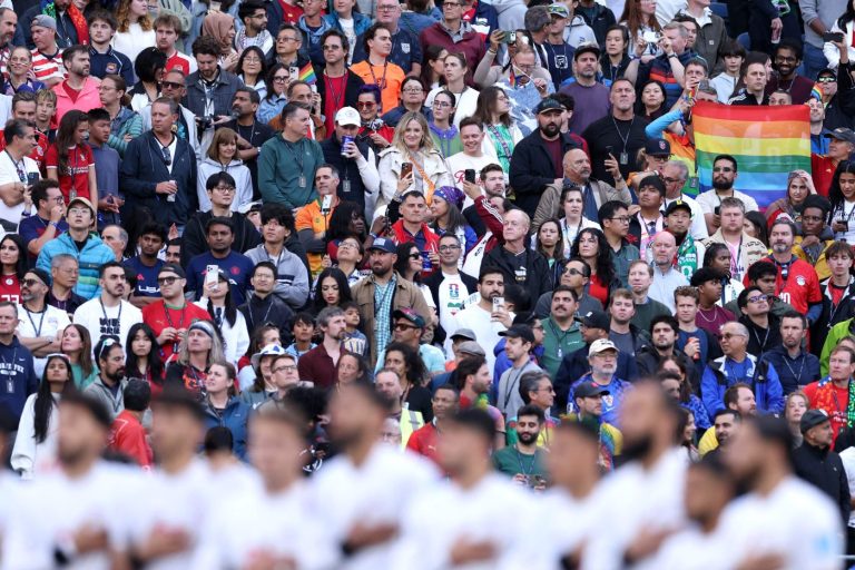 Pride utakmica ipak odigrana: Iran i Egipat odustali od bojkota, na tribinama bile dugine zastave