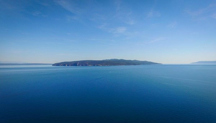 ivanbagic-island-2247227_1920