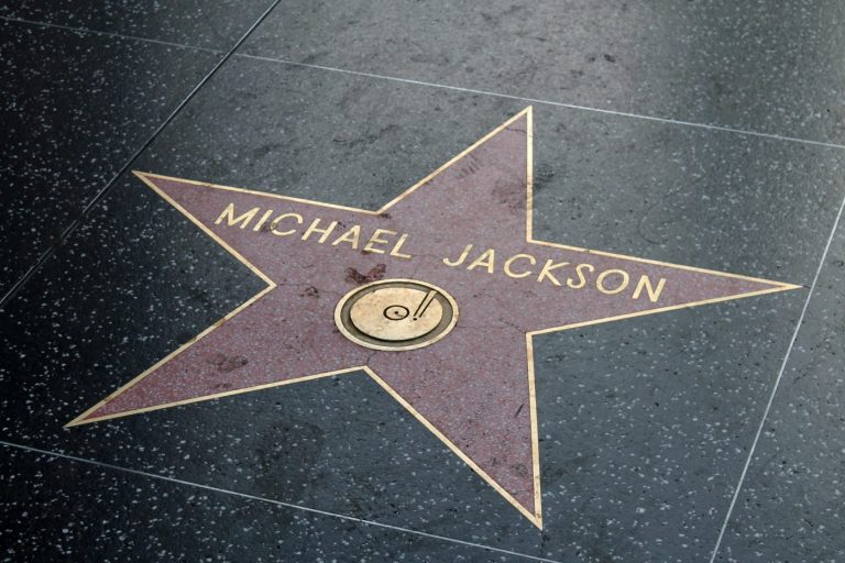 Na današnji dan: Svijet je ostao bez “Kralja popa”. Prije 17 godina preminuo je Michael Jackson