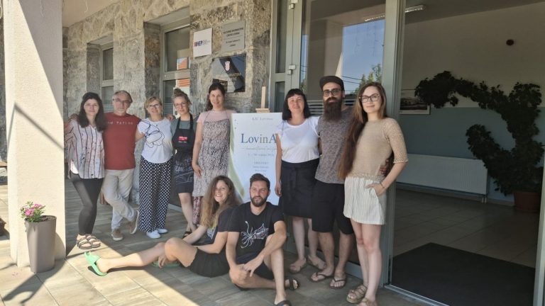 LovinArt 2026. donosi humanitarnu izložbu suvremene umjetnosti u Lovinac