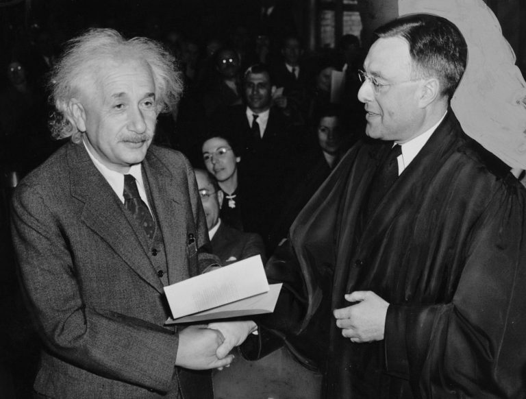 Na današnji dan: Einstein je objavio rad koji je zauvijek promijenio naše shvaćanje vremena i prostora
