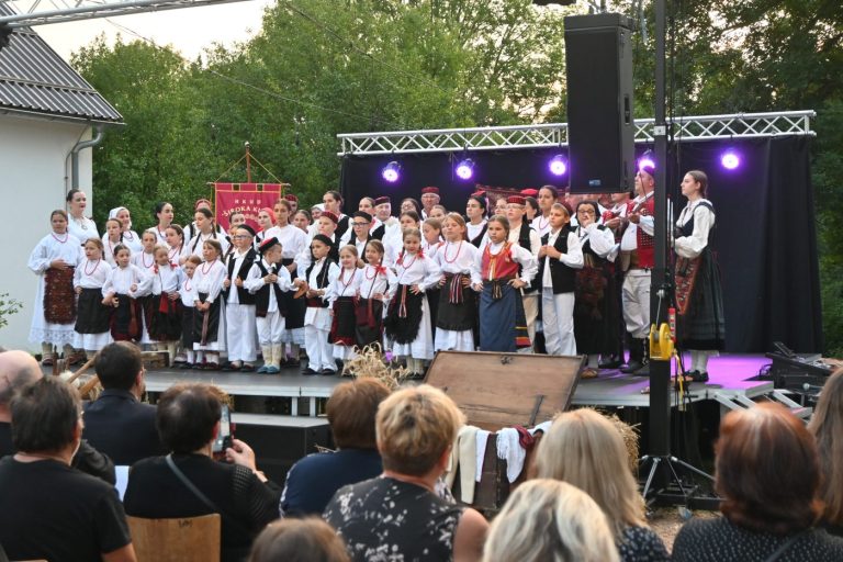 Dječja pjesma, ples i tradicija obilježili 6. Večeri folklora u Širokoj Kuli