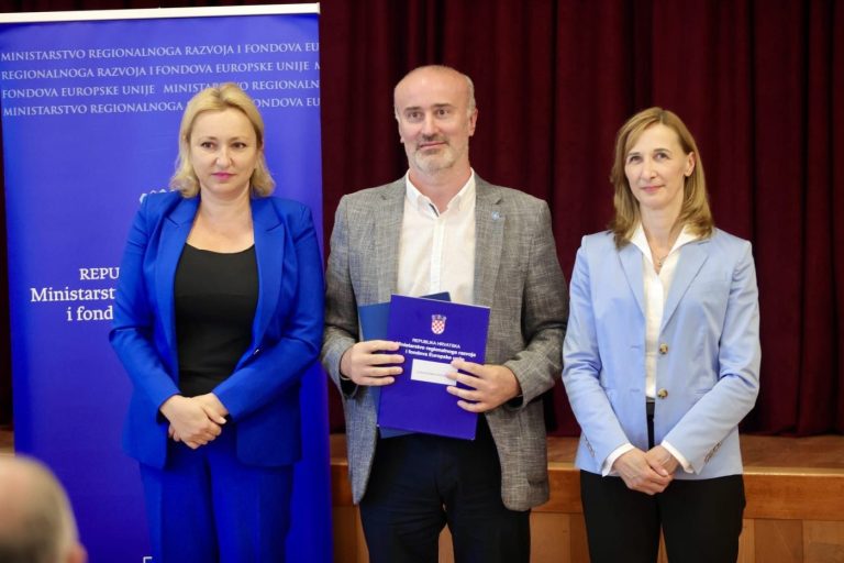 Ličko-senjskoj županiji dodijeljeno 103 tisuće eura za hitnu medicinsku službu u Donjem Lapcu i energetsku obnovu ambulante u Udbini