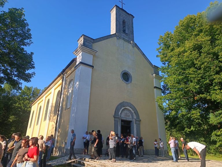 Baške Oštarije proslavile Elizabetu, tradicionalno župno slavlje na Velebitu