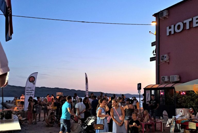 Otvorene prijave za izlagače na Ličkoj seljačkoj tržnici u Karlobagu