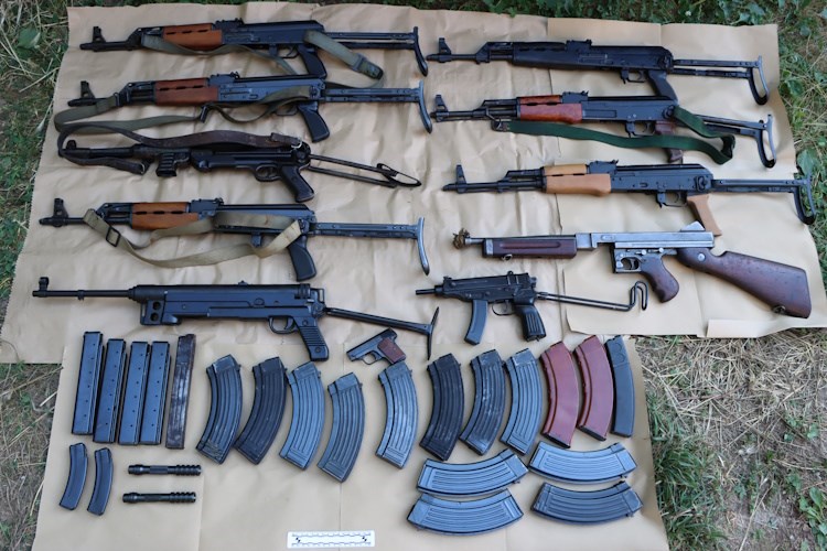 FOTO Policija kod 78-godišnjaka pronašla arsenal oružja