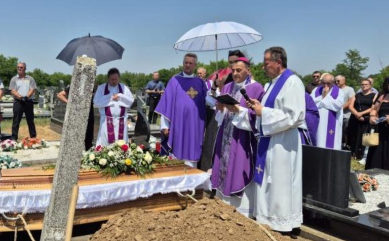 Biskup Medo predvodio misu zadušnicu i sprovodne obrede za pokojnu Ružu Miličević